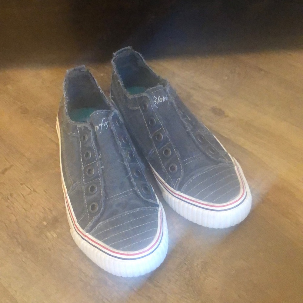 Blowfish gray sneakers 7.5